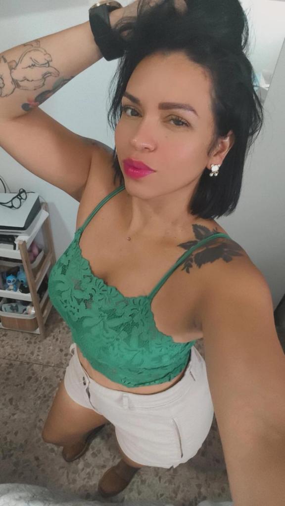 614276671: Chica busca chico en Málaga