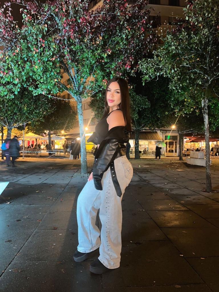 Chica busca chico en La Coruña: 