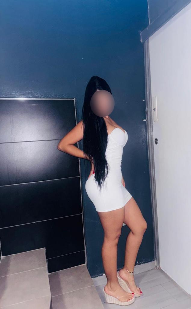 695802996: Chica busca chico en Málaga