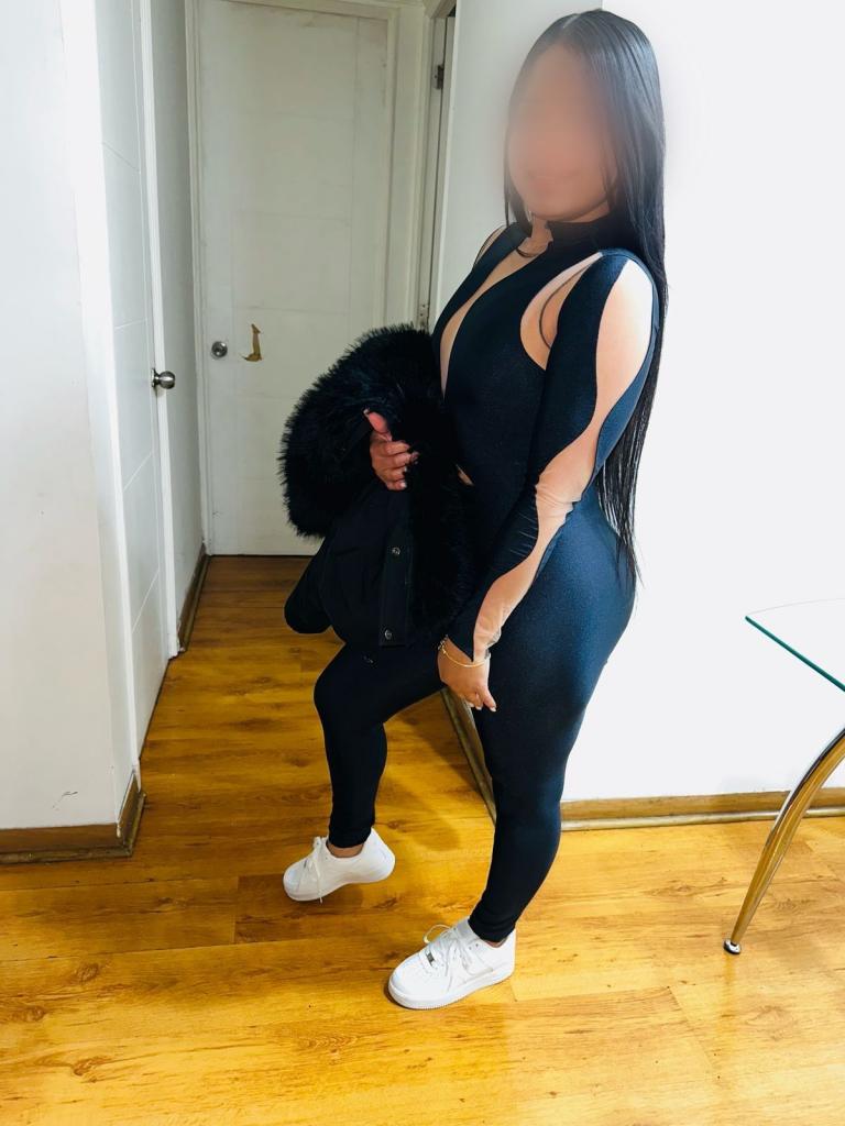 Chica busca chico en Almería: 