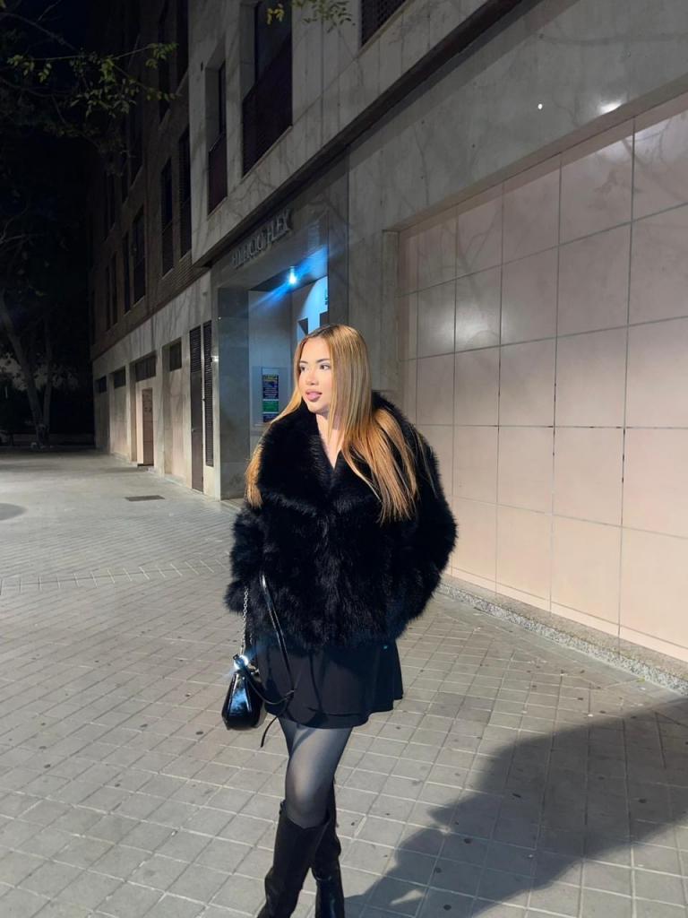 643118992: Chica busca chico en Granada