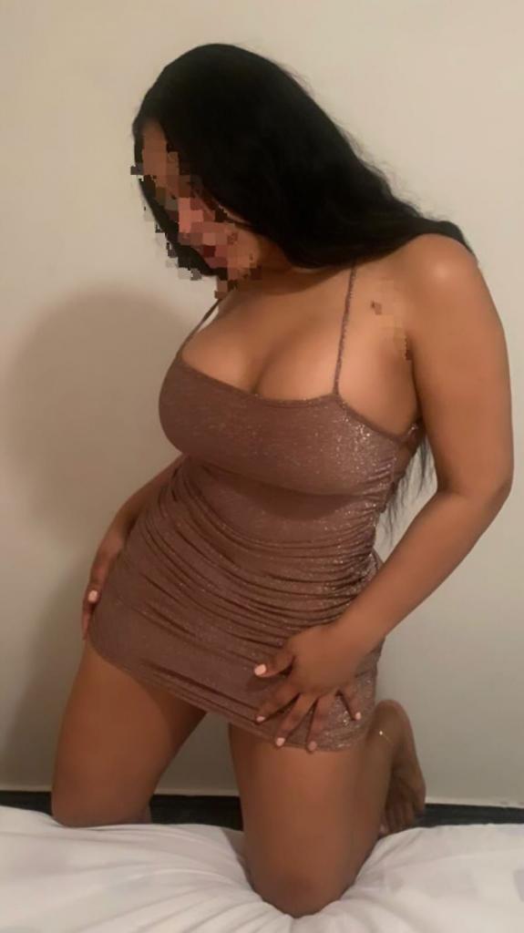 692519285: Chica busca chico en Barcelona