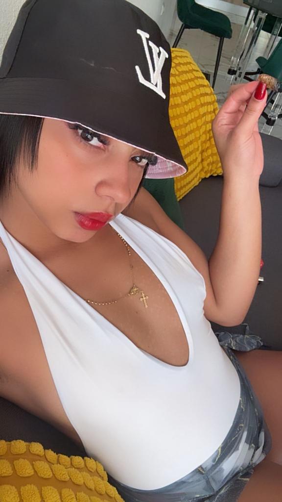 604172766: Chica busca chico en Málaga