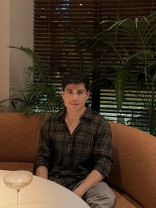 692543750: Chico busca chica en Barcelona