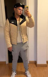 695091078: Chico busca chica en León