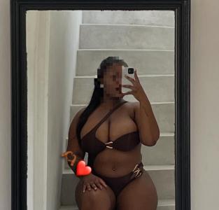 637992058: Chica busca chico en Sevilla