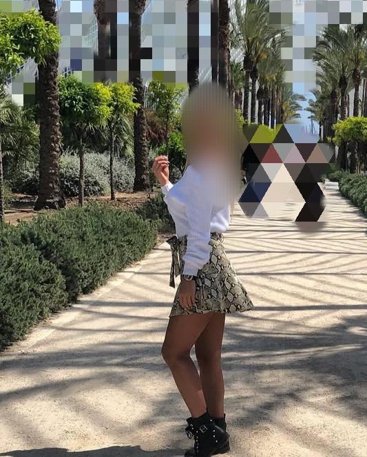 643272294: Chica busca chico en Sevilla