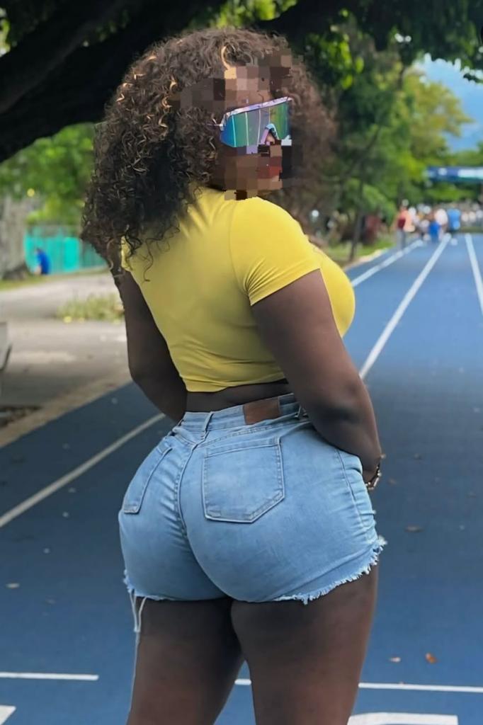 Chica busca chico en Almería: 