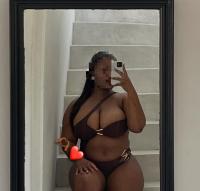 637992058: Chica busca chico en Sevilla