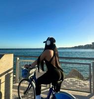 647785105: Chica busca chico en Gerona