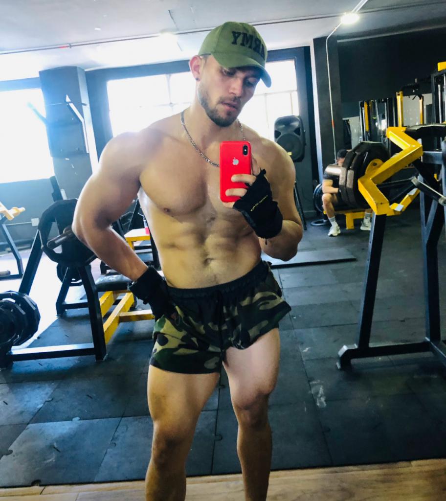 Chico busca chica en Barcelona: 