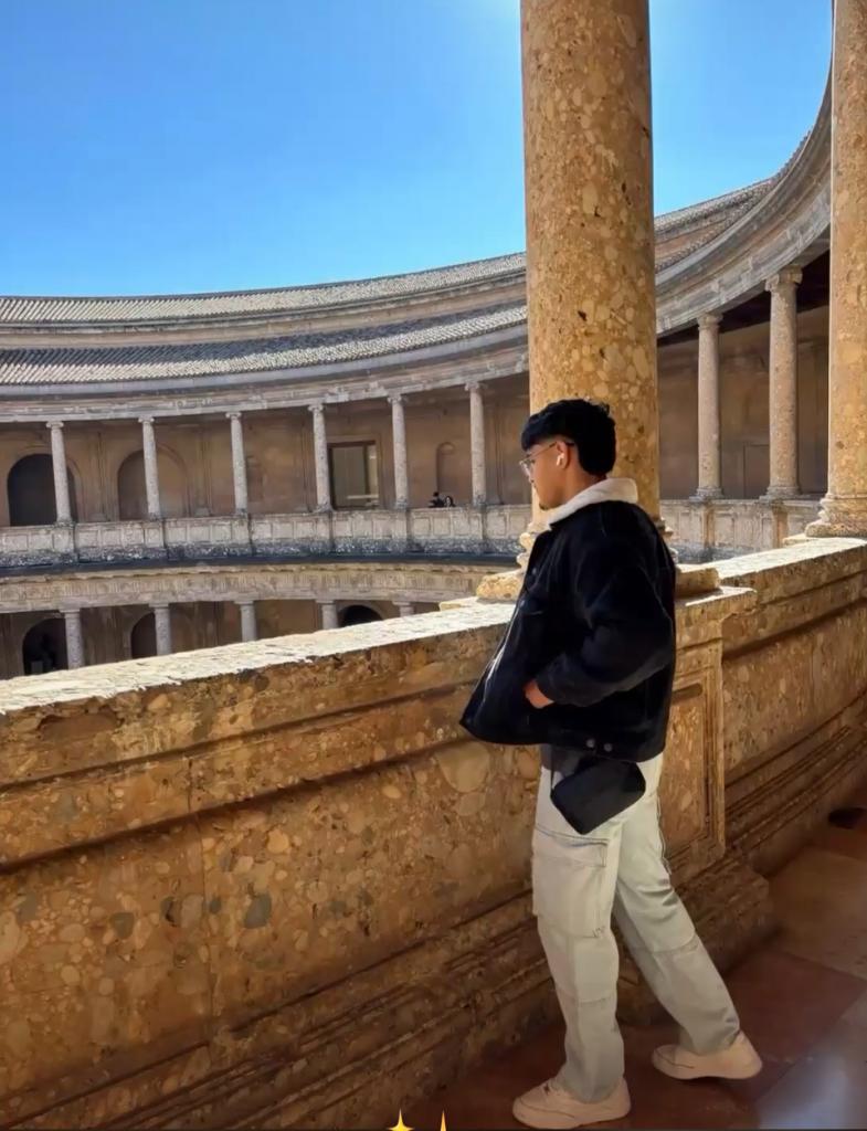 Chico busca chica en Granada: 