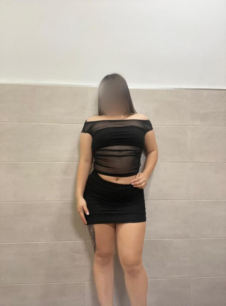 605441037: Chica busca chico en Madrid