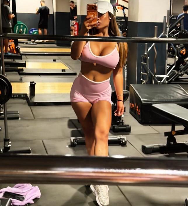 Chica busca chico en Málaga: Chica busca chico