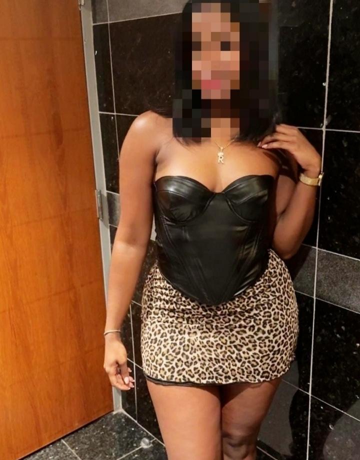 Chica busca chico en Almería: 