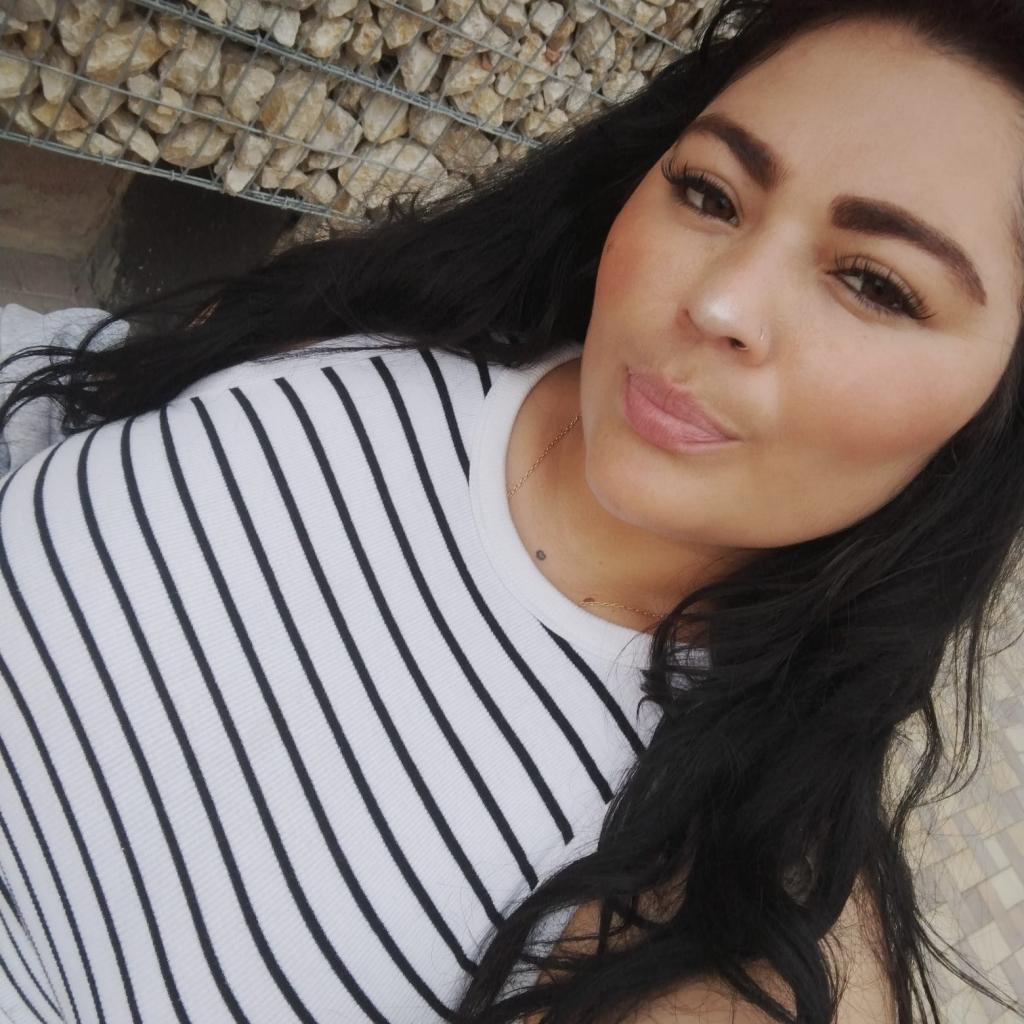 632640613: Chica busca chico en Barcelona