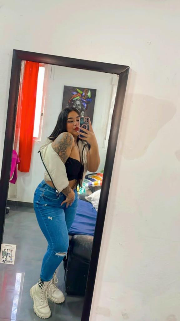 663689945: Chica busca chico en Valencia