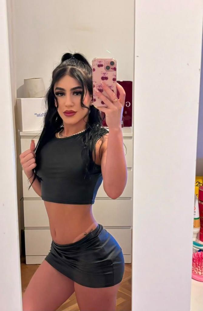670617246: Chica busca chico en Mallorca