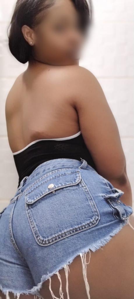 Chica busca chico en Granada: 