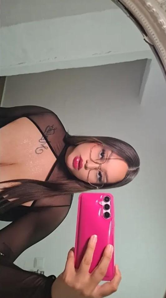 Chica busca chico en Menorca: 