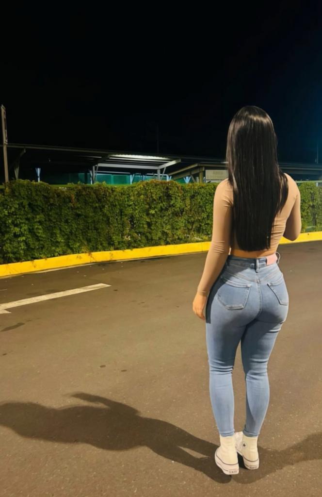 642047965: Chica busca chico en La Coruña