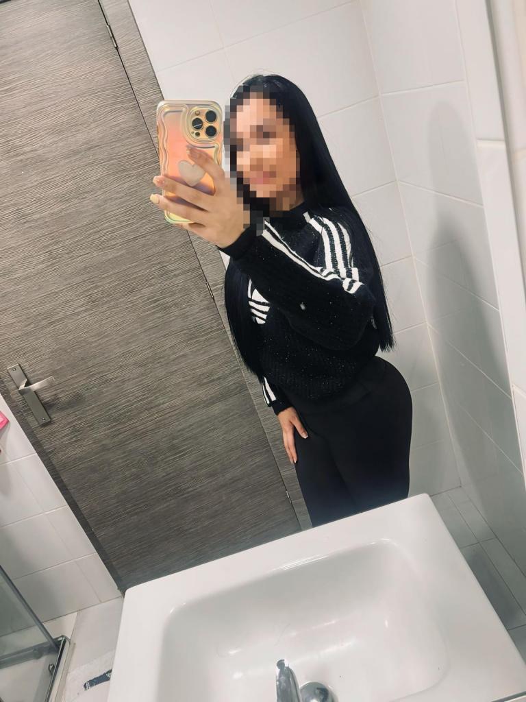 607043388: Chica busca chico en Ceuta