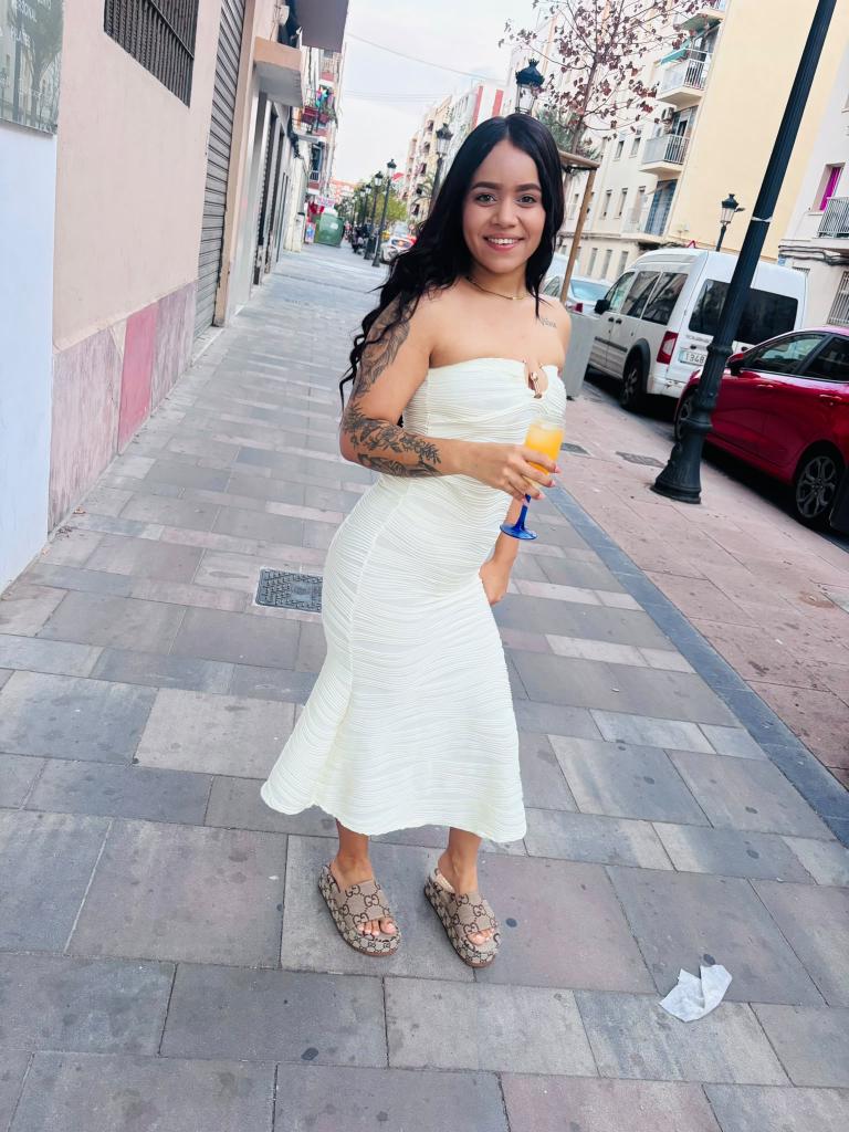 Chica busca chico en Ibiza: 