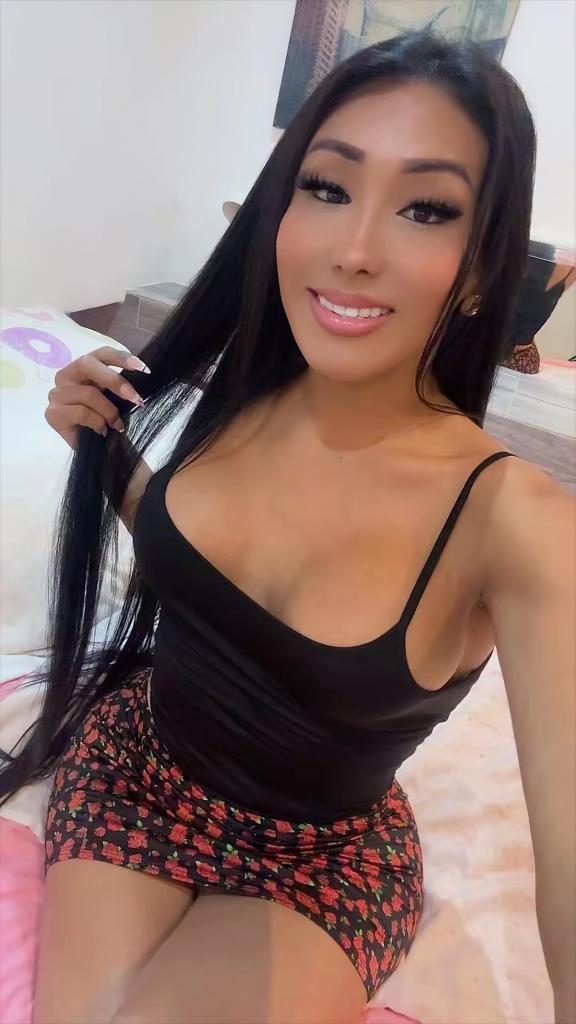 607208692: Transexual en Gerona