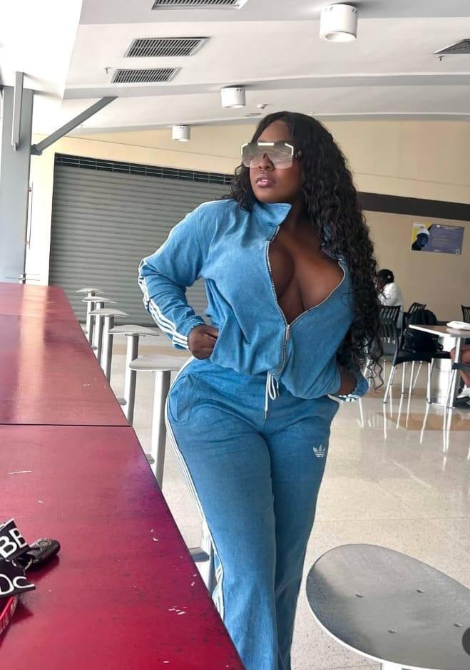 600252313: Chica busca chico en Sevilla