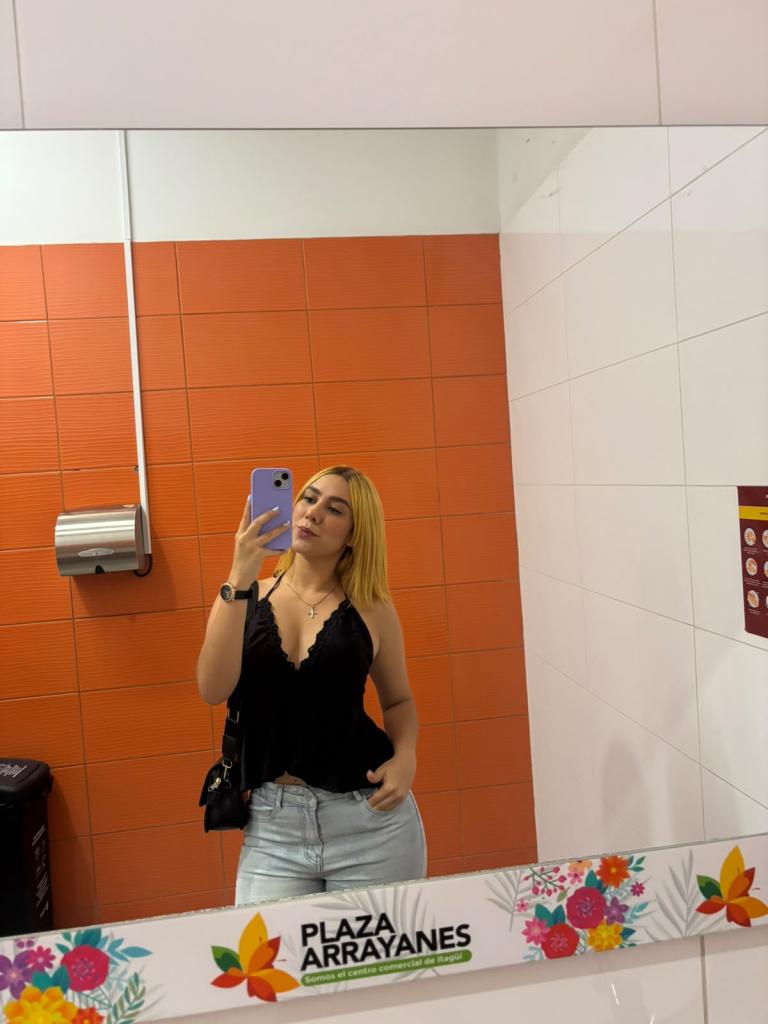 Chica busca chico en Ibiza: 