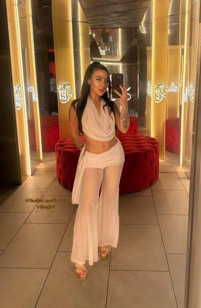 631085592: Chica busca chico en Barcelona