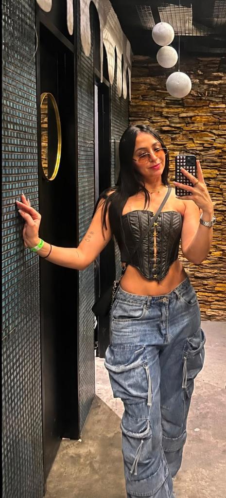 Chica busca chico en Almería: 