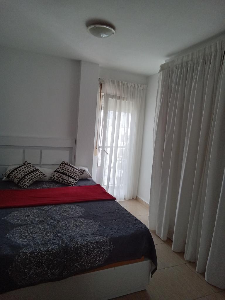 642828568: Chica busca chico en Ibiza
