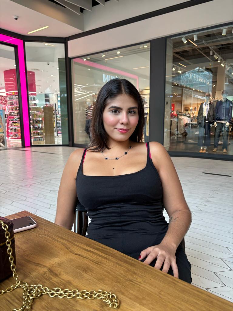 663326850: Chica busca chico en Cantabria