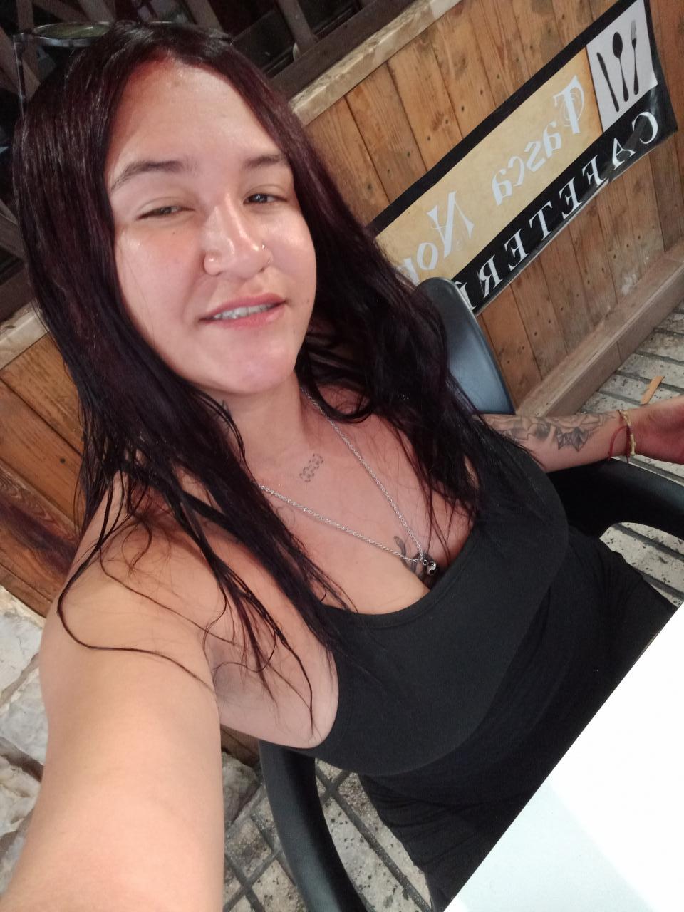 670696416: Chica busca chico en Barcelona
