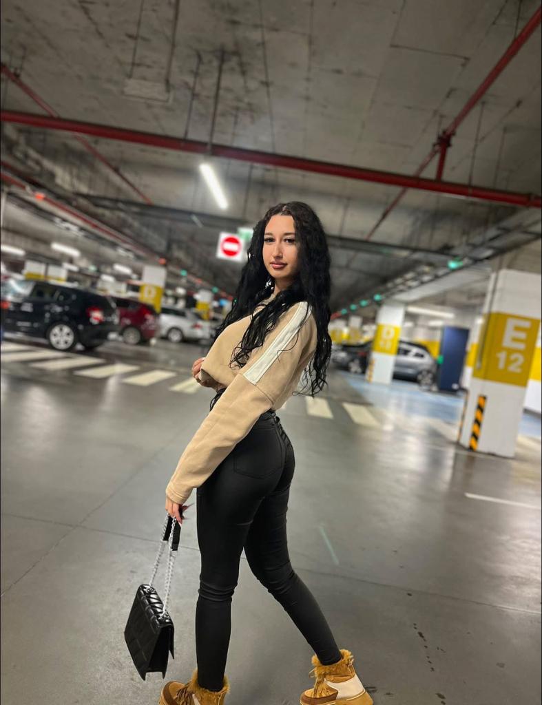 Chica busca chico en Granada: 