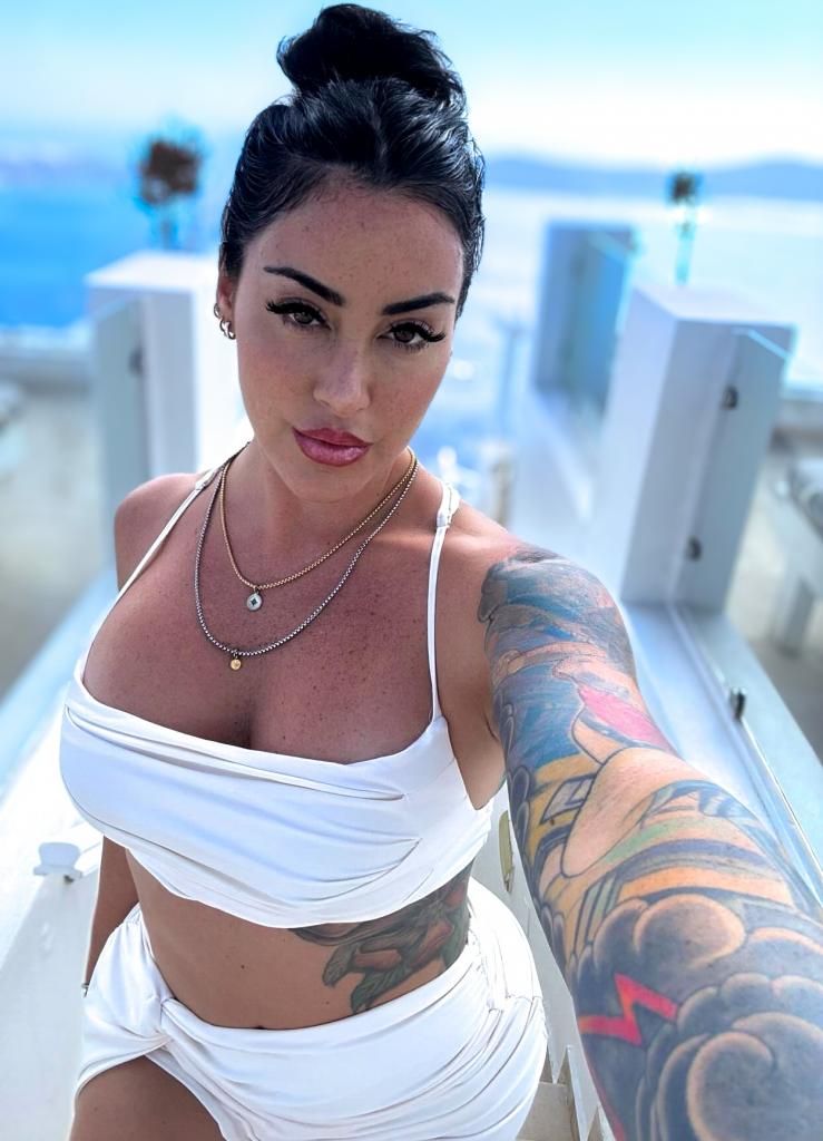 Chica busca chico en Alicante: Chica busca chico