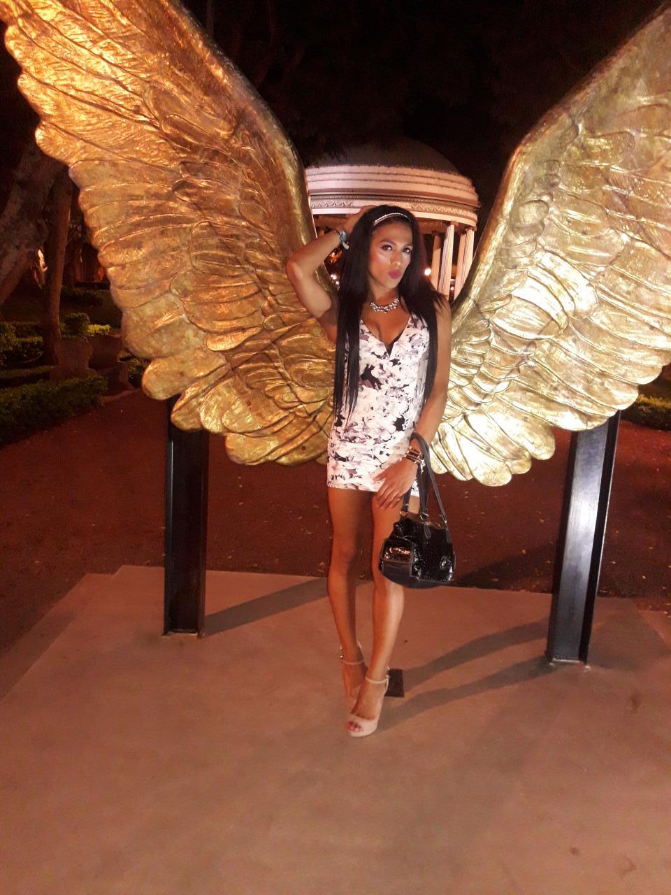 643861979: Travesti en León