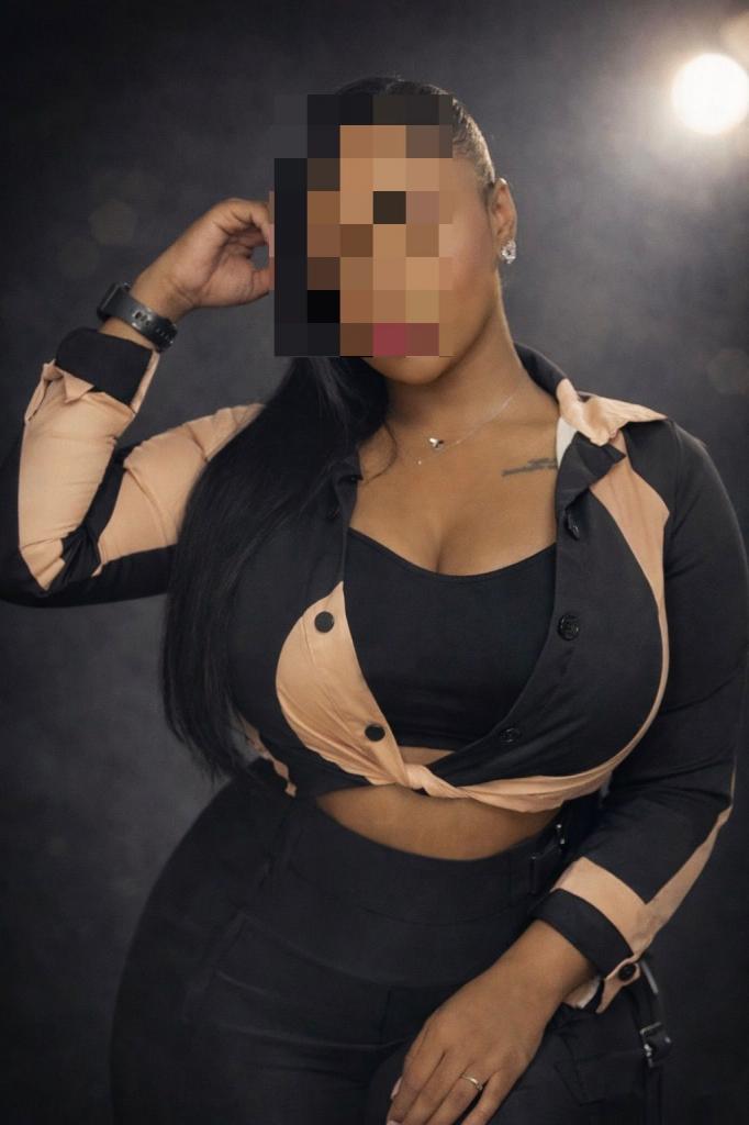 602046908: Chica busca chico en Barcelona