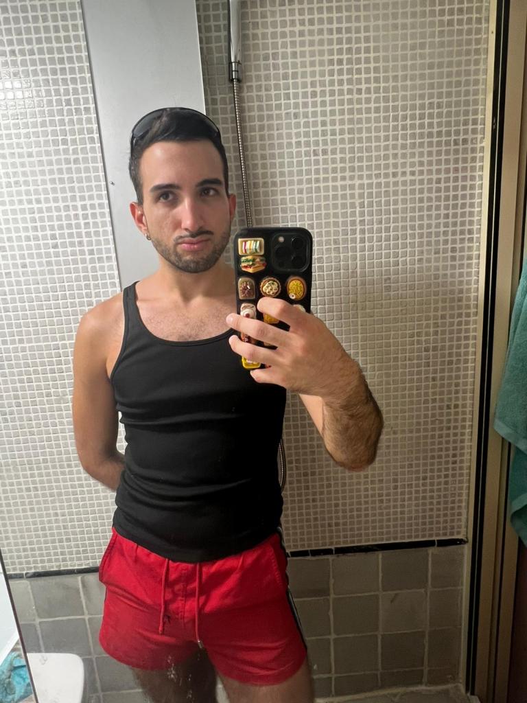 692806067: Chico busca chica en Madrid