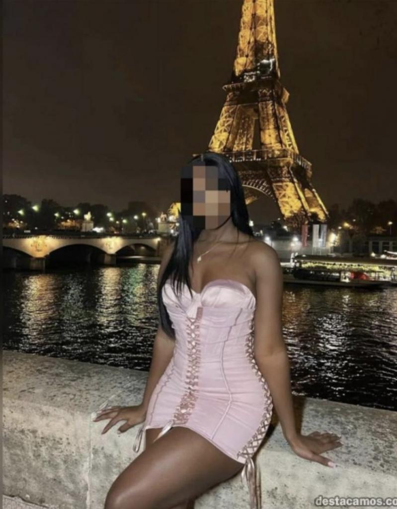 742057494: Chica busca chico en La Coruña