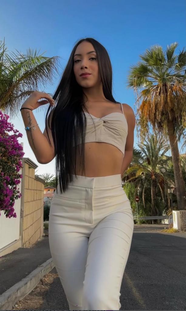 691286219: Chica busca chico en Málaga