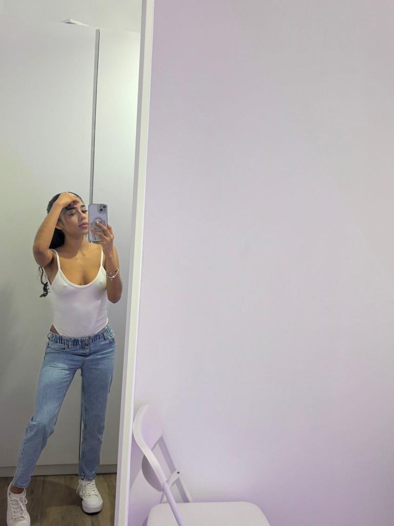667233369: Chica busca chico en Barcelona