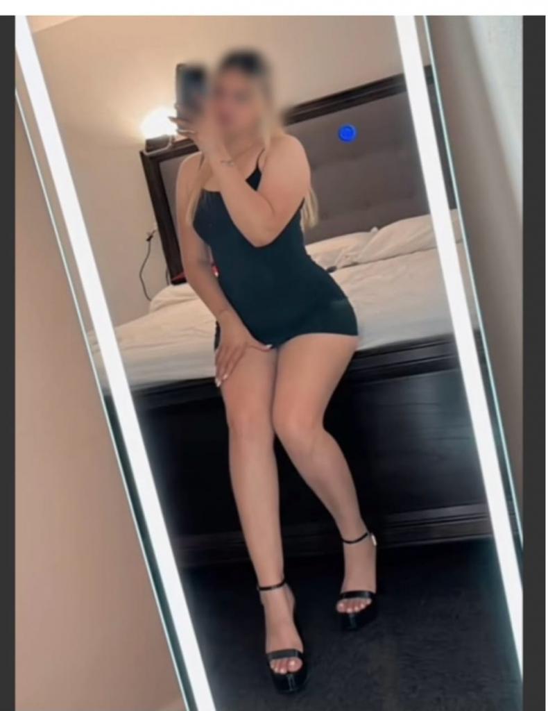 661352977: Chica busca chico en Málaga