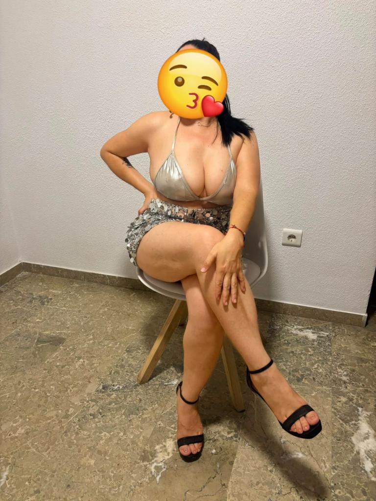 Chica busca chico en Huelva: 