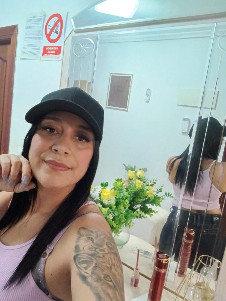 743086672: Chica busca chico en Cantabria