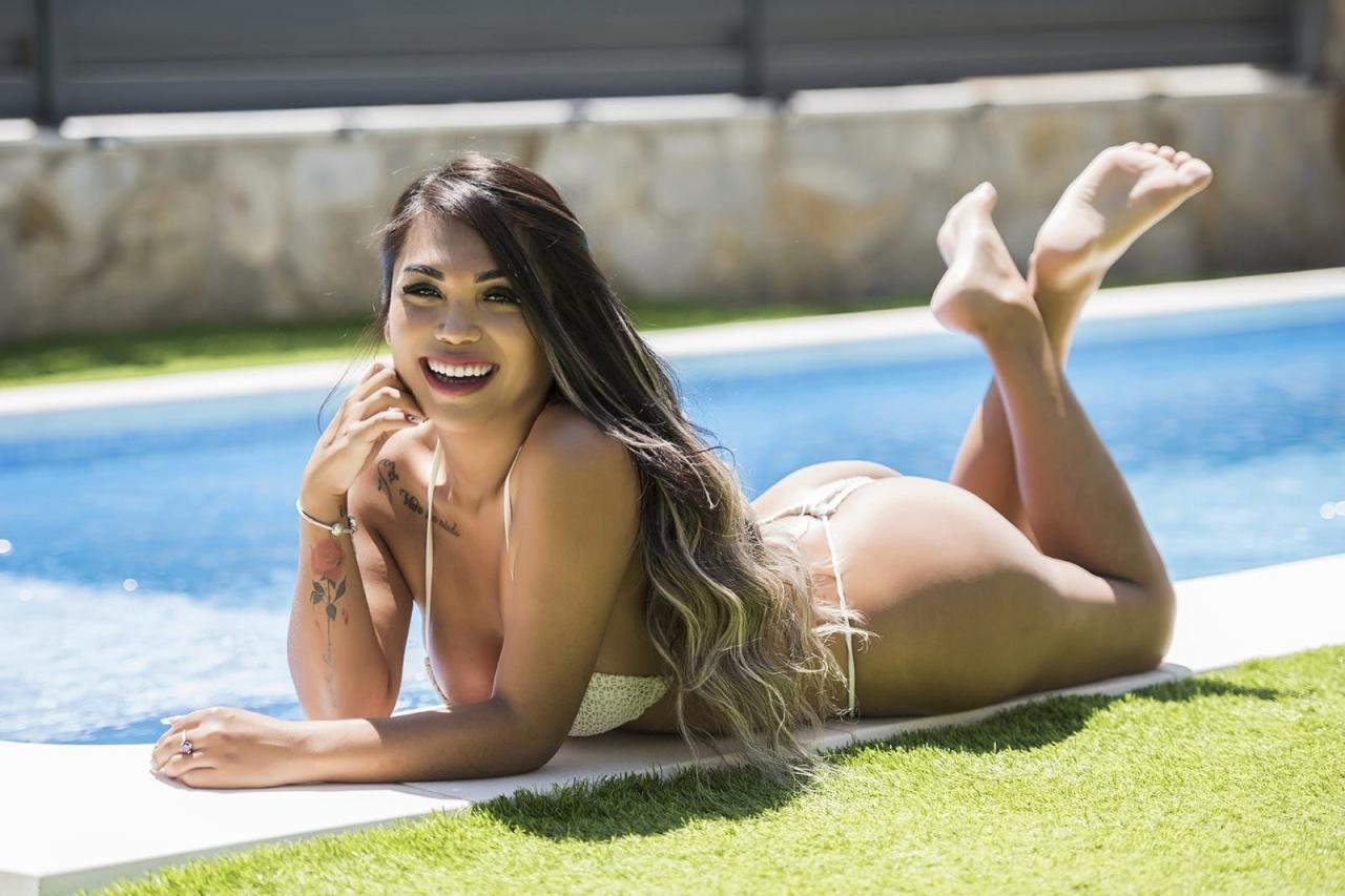 614704712: Chica busca chico en Barcelona