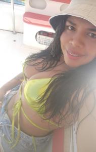695333736: Chica busca chico en Barcelona