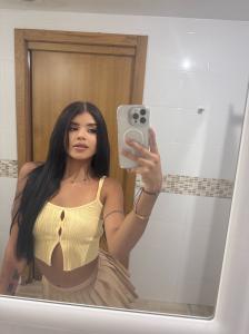 697965606: Chica busca chico en Málaga