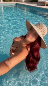 664248198: Chica busca chico en Sevilla
